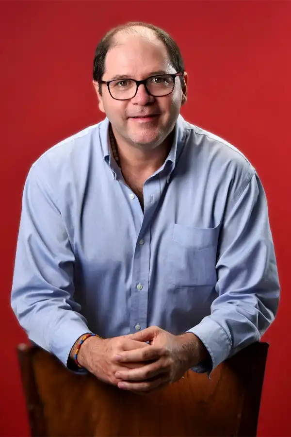 Felipe Gomez Headshot